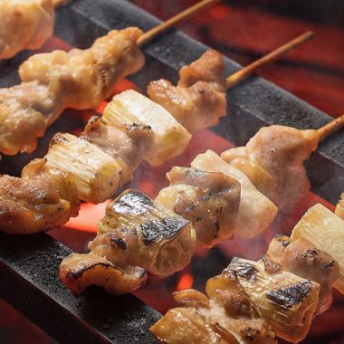 All-you-can-eat and drink local chicken yakitori course! Since it is baked with Bincho charcoal, the skin is crispy and the meat is juicy.