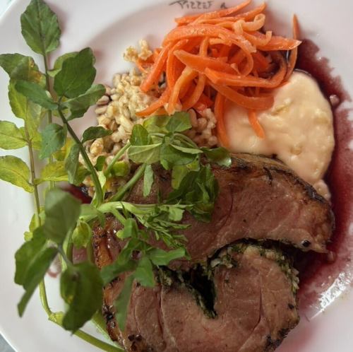 【4月】 山形豚ポルケッタ　アリゴと大麦ビネガーサラダ～濃厚赤ワインソース～ 【焼きたてバゲット付き】