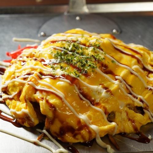 オム焼きそば（ブタ、イカ、エビ、玉子）
