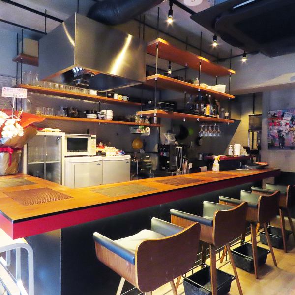 ≪Of course, one person is most welcome◎≫ 6 seats at the counter ◆Anyone can come and visit us casually as it is a cozy restaurant! It is a yakiniku dining room that can be used in a variety of situations, such as drinking with a group of people.
