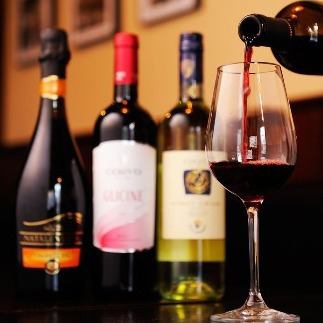 You can't go wrong with the wine recommended by the sommelier! We have 100 kinds of Sicilian wine carefully selected by the sommelier.