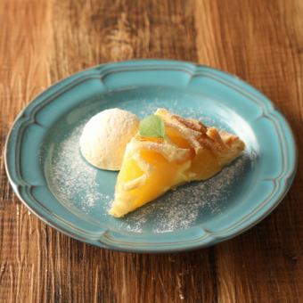 ホットアップルパイ&北海道産ミルクジェラート