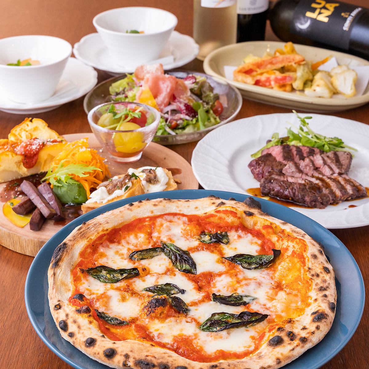 A variety of menus using seasonal ingredients, including authentic pizza, go great with alcohol ☆