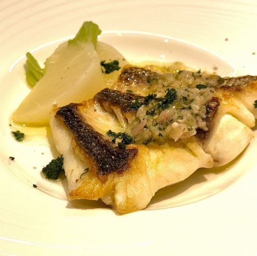 真鯛のポアレ ラヴィゴッドソース