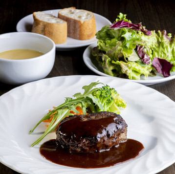 ランチも営業中♪