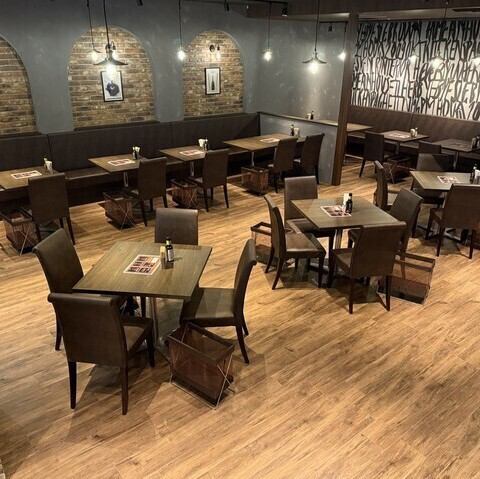 広々としたテーブル席をご用意!