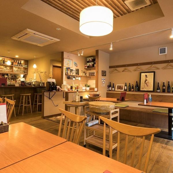 ママ会、女子会に◎飲み放題付コースも使い勝手◎なドリンクバー設置をいたします♪一軒家ならではの特別なお食事会がお愉しみいただけます。※テーブルの指定に関して、ご予約状況によりご希望にそえかねる場合がございます。