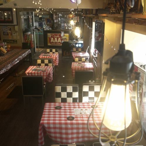 【お洒落で広々とした店内】アメリカンな雰囲気