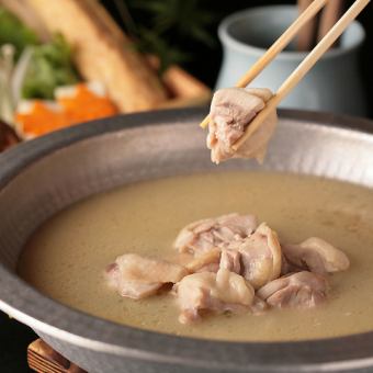 【３H飲放】地鶏水炊き鍋×自慢のお造り３点盛りや低温調理和牛『灯』全8品5740円⇒5000円