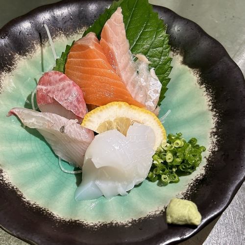 Assorted sashimi (3 pieces)