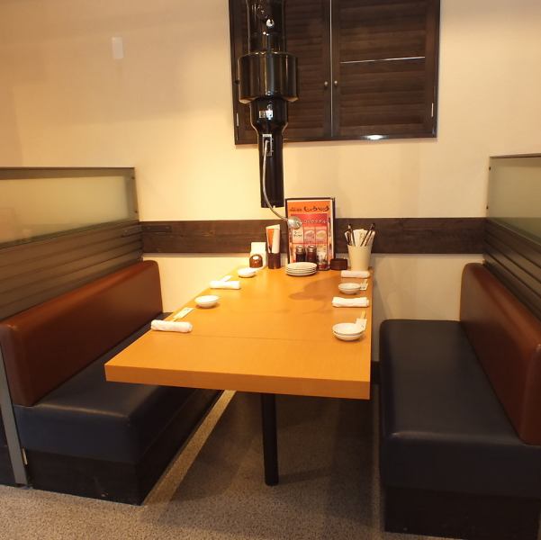 Table seats that can accommodate up to 4 people★Popular seats for couples to have a yakiniku date or a yakiniku girls' night out!