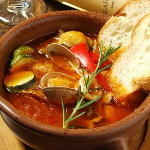 Stewed seafood with tomato