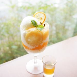 レモンと甘夏のパフェ