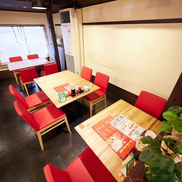 [Perfect for gatherings♪] We have 4 tables that can be used by 2 people or more.It is perfect for girls' night out and various parties.Please use it in various scenes.
