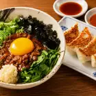 Taiwanese mixed noodles + dumplings (5 pieces)