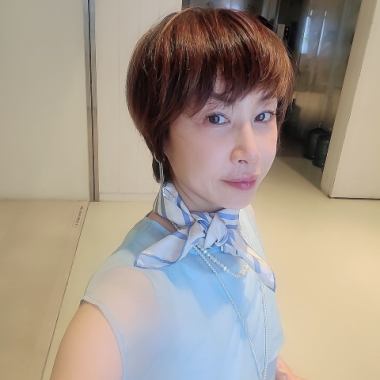 C-2のママです。御来店頂いた皆様が楽しい時間になるように精一杯努めます。