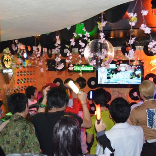 Watching sports and meeting up with friends is OK♪