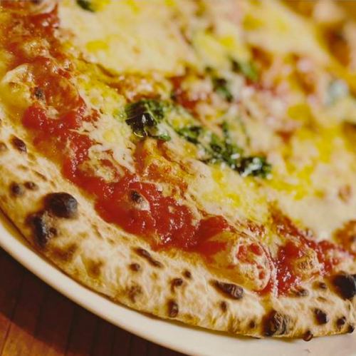 [A la carte] Stone oven pizza Margherita Mito Ekiminami