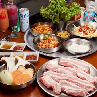 [Be prepared for a deficit] All-you-can-eat meal of about 30 dishes including samgyeopsal for 3,300 yen ★ + 1,000 yen all-you-can-drink with coupon