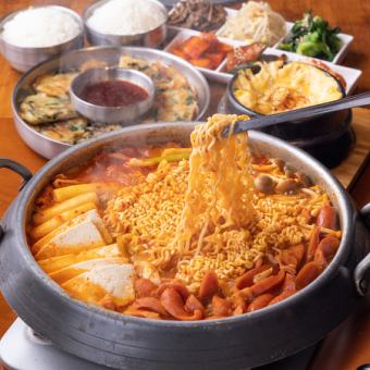 [Recommended welcome and farewell party hotpot course] 7 dishes with 3 types of hotpot and a choice of finish + all-you-can-drink for 3,636 yen★