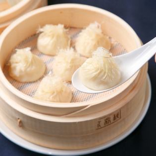 Shark fin xiaolongbao (6 pieces)