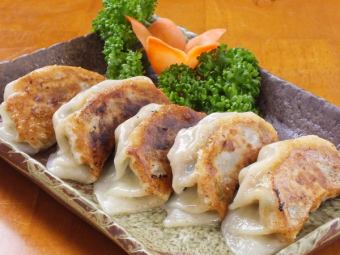 Grilled dumplings (5) / Boiled dumplings (6)