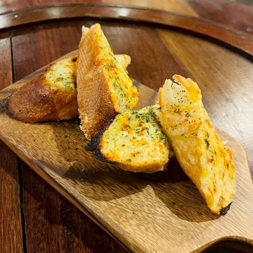 ガーリックチーズトースト