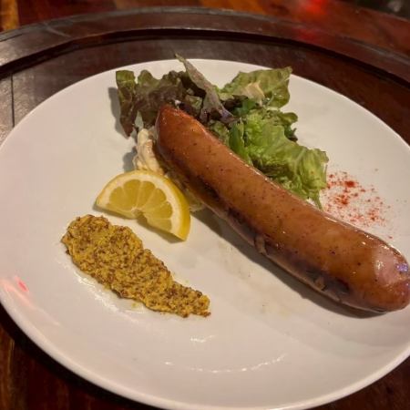 大きなソーセージのグリル