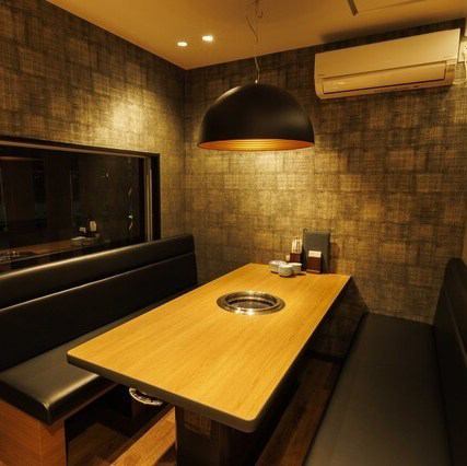 [Completely private room available] A private space that can accommodate up to 6 people can be used not only for special occasions such as dates, birthdays and anniversaries with important people, but also for family meals after events. is also recommended.