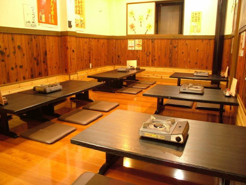 深夜まで営業しているので様々なシーンでの使い勝手抜群です♪ 2階フロア雰囲気◎フロア貸切でマイクやプロジェクターなどもお使い頂けるので様々な用途に対応可能♪