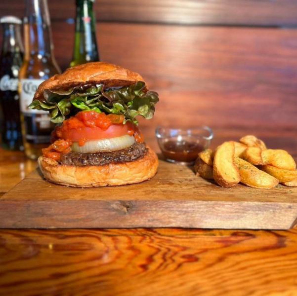 【絶品バーガー◆】サルサバーガー　1,240円 (税込)