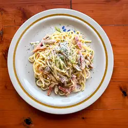 キノコとベーコンの濃厚ゴルゴンゾーラパスタ