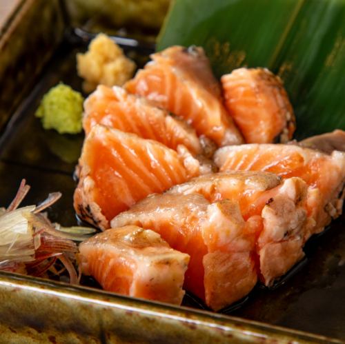 生サーモン塩炙りたたき