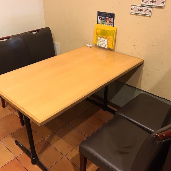 How about a break at the counter seat?You can spend a relaxing time alone.