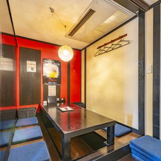 賑やかな雰囲気の中でお食事をお楽しみいただける掘りごたつ席もご用意しております！広々としたこちらのお席は、ご友人やご家族との集まり、大人数の宴会にも最適です♪多彩なメニューを揃えた居酒屋ならではの楽しみを、ゆったりとお過ごしいただけます！