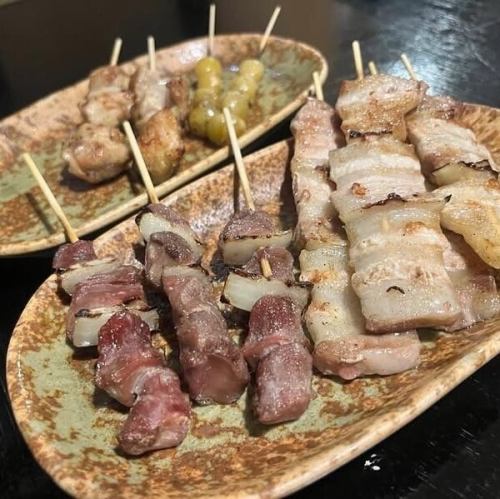 職人が丁寧に1つ1つ焼き上げたこだわりの逸品！焼き鳥各種150円(税込)～