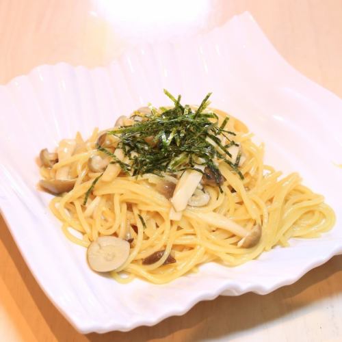 Japanese-style pasta with mushrooms