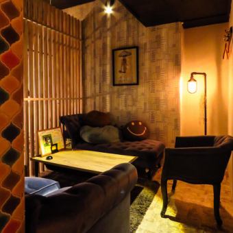 A classic private room on the 2nd floor.Perfect for girls-only gatherings and joint parties♪ [All-you-can-eat and drink/All-you-can-eat/All-you-can-drink/Private room/Izakaya/Cafe/Girls' night out/Birthday/Tenmonkan/Kagoshima]