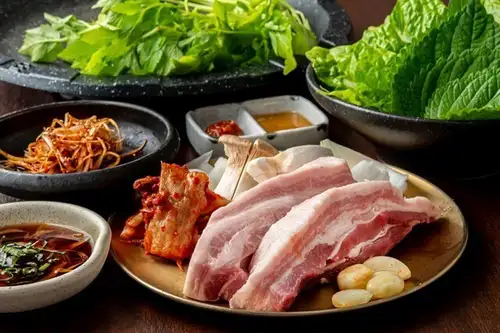 国産豚使用　ミナリサムギョプサル