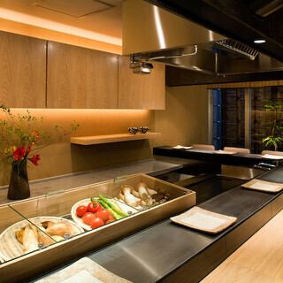 Lunch [with sparkling wine toast] A luxurious course featuring Japanese Black beef rump and fresh fish for 6,900 yen (tax included)