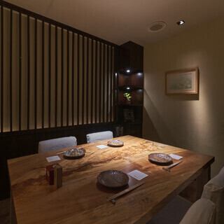 <午餐>含氣泡酒祝酒！確保包廂◆黑毛和牛臀肉山茶套餐或海鮮拼盤