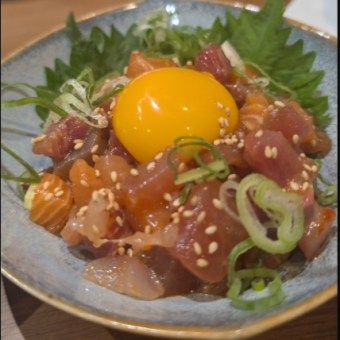 海鮮ユッケ