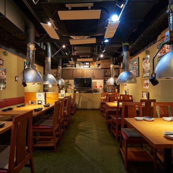 [Private banquet] Can be reserved for up to 30 people! All-you-can-drink courses with 15 dishes including A5 wagyu beef start from Nantes 6,270 yen! Relaxing table seats where you can feel the warmth of wood.A stylish space with a music video playing♪ A5 Japanese black beef/hormone ⇒ Charcoal-grilled Yakiniku Mauumi! #Ikebukuro #Ikebukuro West Exit #Private room #Private room Yakiniku #Maumi #Yakiniku date #Year-end party #Girls' party #Anniversary #Date #Birthday