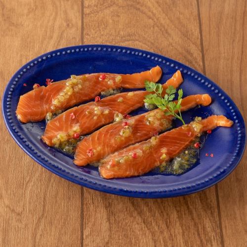 Smoked salmon carpaccio