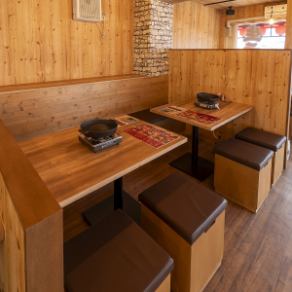 [Casual table seating] How about a slightly luxurious girls' get-together where you can enjoy the taste of meat from a specialty store?