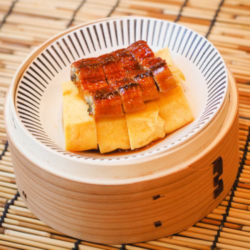 Dashi-wrapped eel steam basket