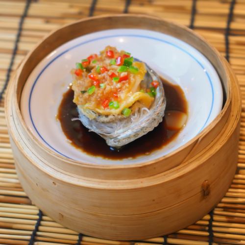 Steamed abalone with plenty of condiments