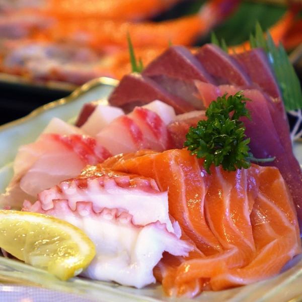 Assorted fresh sashimi (small, medium, large)