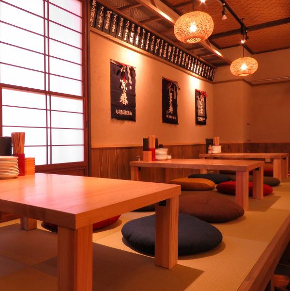 [Recommended for use with a small number of people! Kojiri tatami room] There are various types of seats in the store to surround the counter seats.Among them, the tatami room recommended for use by a small number of people is a relaxing seat.There are also banquet courses that you can use on the day to ask local staff about recommended menus and sake!