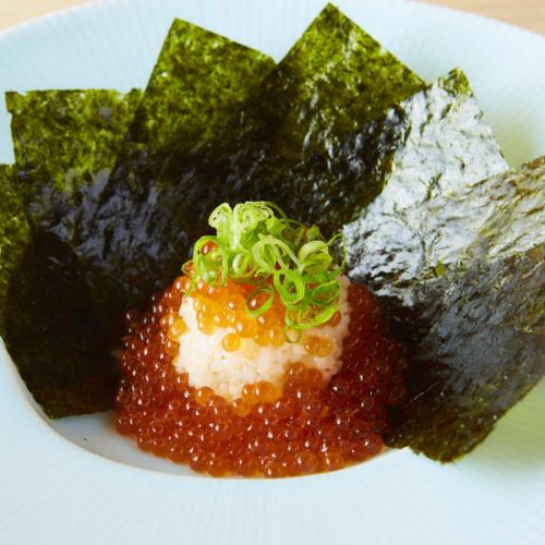 normal salmon roe sushi